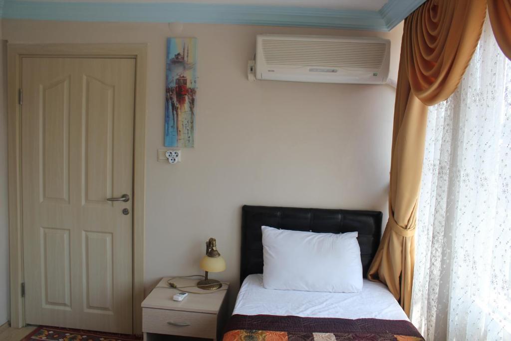 Sofia Corner Hotel Istanbul Exterior photo